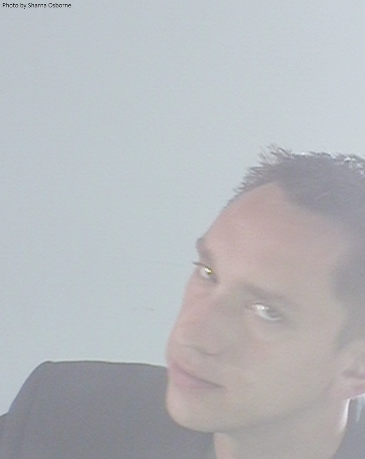 Oliver Sim（THE XX）、デビュー・アルバム以来の新曲「Obsession